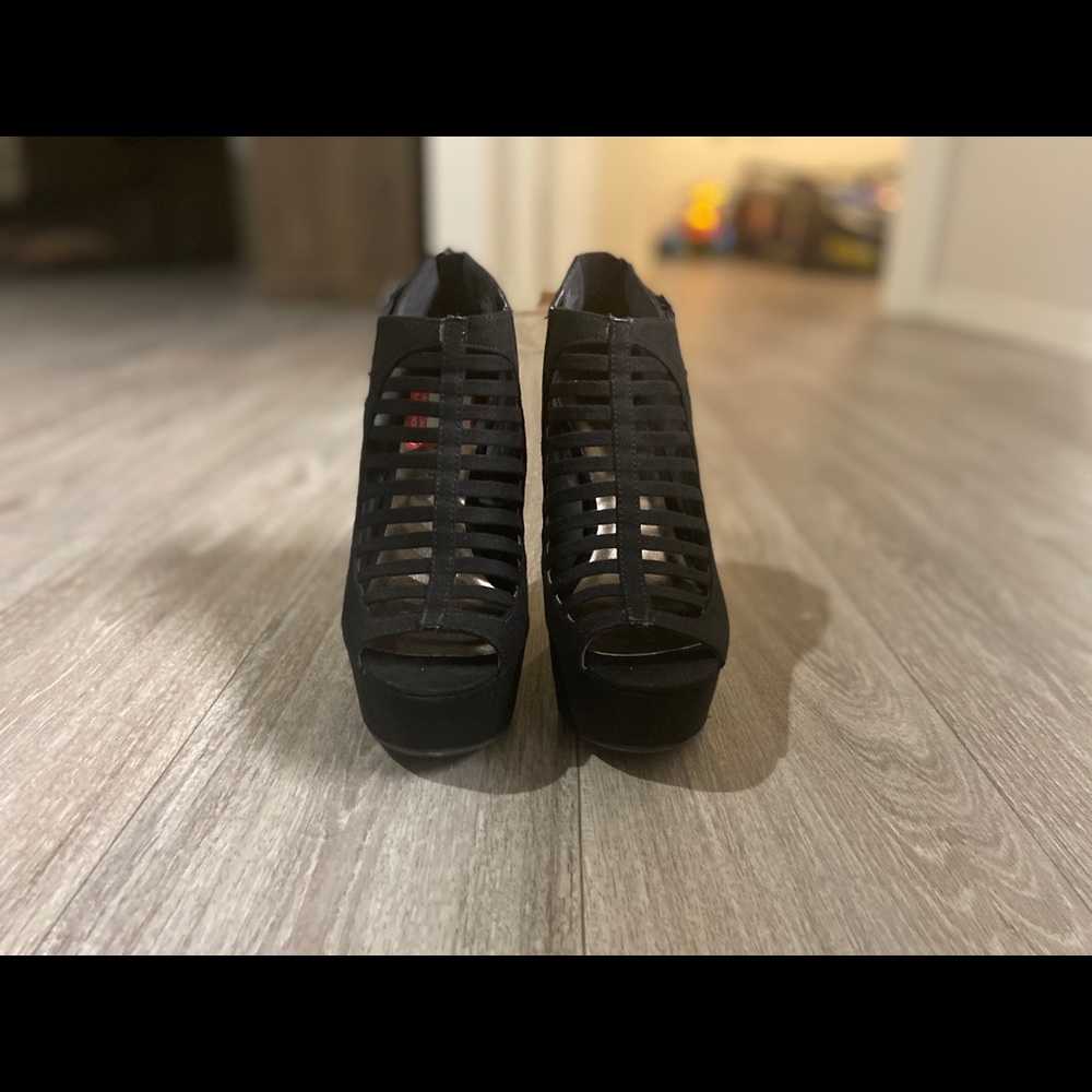 Madden Girl Wedges